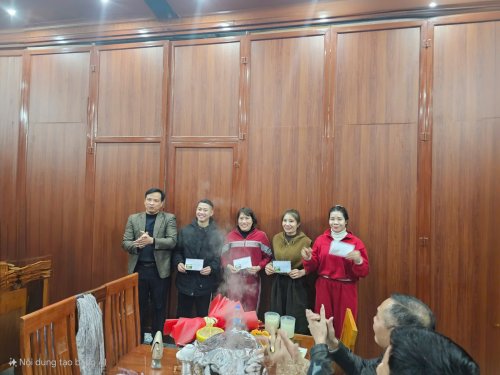 Trao thưởng - 2.jpg