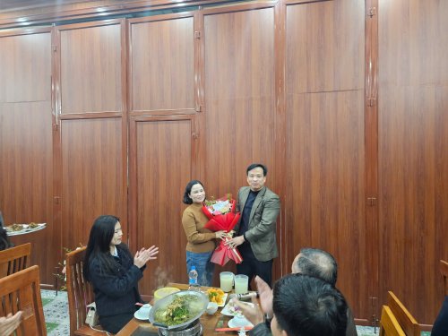 Trao thưởng - 5.jpg